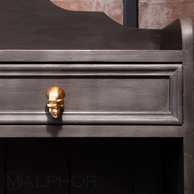 Skull handle